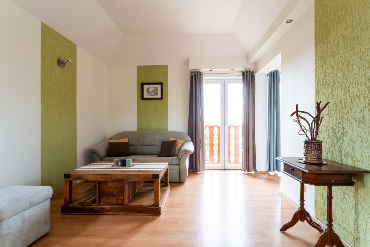 Apartament Green Hill Z Balkonem I Widokiem Na Karkonosze - Space Apart Jelenia Góra Екстериор снимка